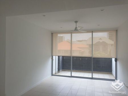 1B 1B 1C Comfy Apartment in the South Brisbane! - Photo 5