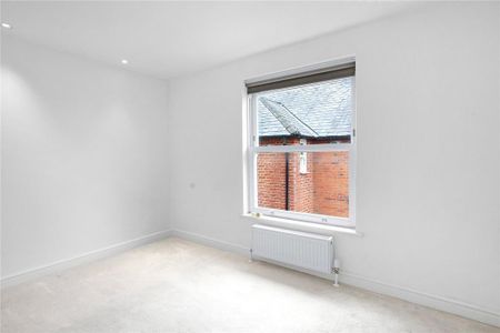 4 bedroom semi-detached house to rent - Photo 3