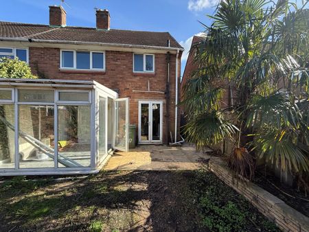 3 bedroom semi-detached house to rent - Photo 5