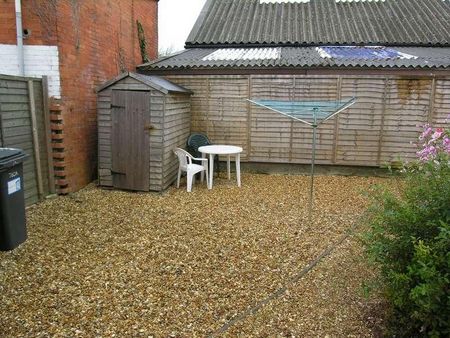 Bedroom Flat In Moordown, BH9 - Photo 4