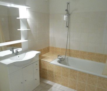 Location Appartement 3 pièces 84m² ANGOULEME 16000 - Photo 3