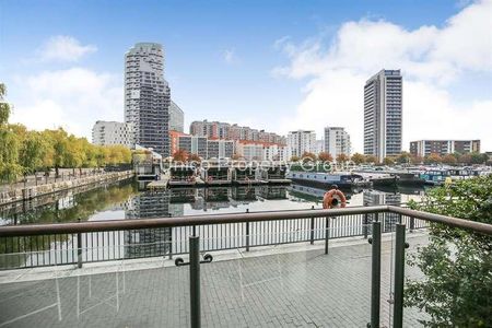 Boardwalk Place, London, E14 - Photo 2