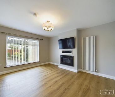 12 Belvoir Crescent, Belfast, BT8 7EJ - Photo 2