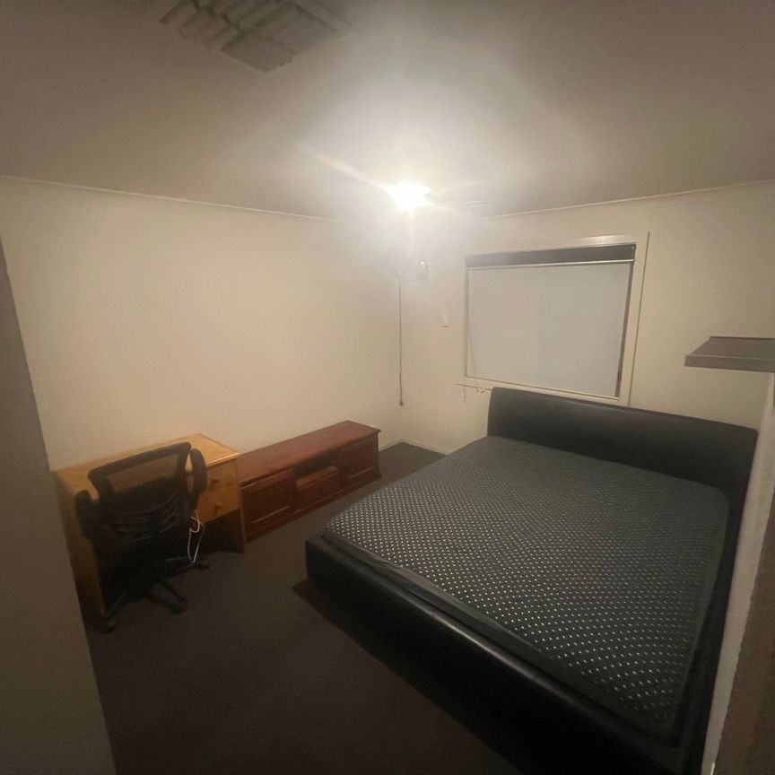 Shepparton - Photo 1