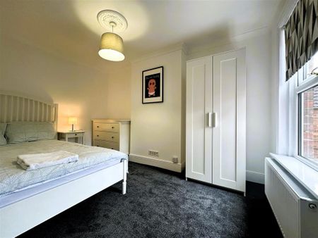 4 bedroom terraced house to rent - Photo 4