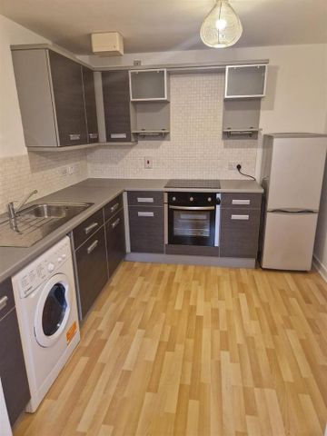 2 bedroom apartment to rent - Photo 4