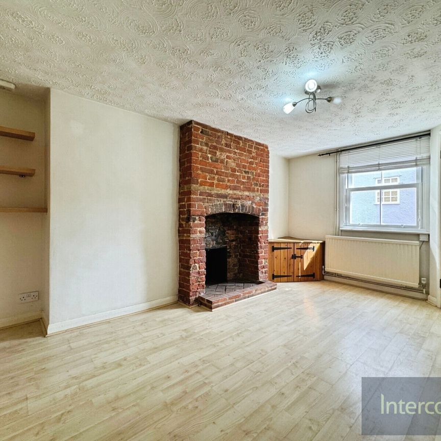 Debden Road, CB11, Saffron Walden - Photo 1