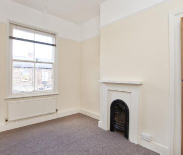 2 bedroom terraced house to rent - Photo 2