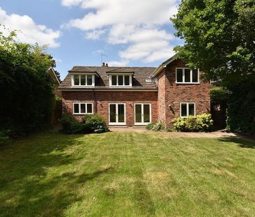 4 bedroom detached house to rent - Photo 2