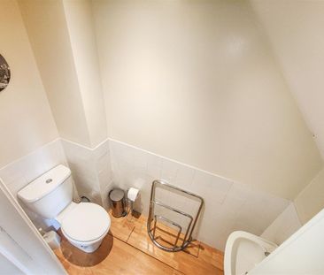 2 BED Apartment To rent - Photo 5