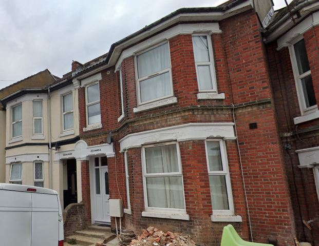 4 bedroom ground floor flat to rent - Photo 1