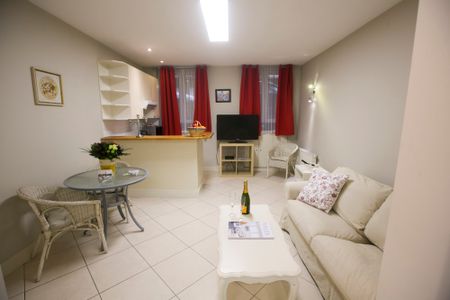 Möblierte Wohnung in Brüssel Schuman, EU-Bezirk - Photo 2