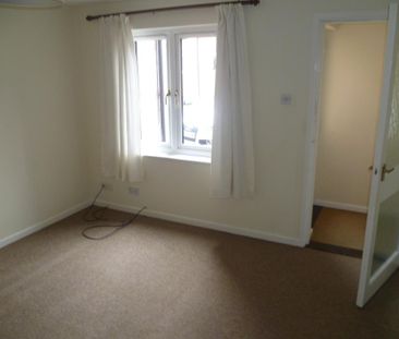 1 bedroom ground floor maisonette to rent - Photo 4