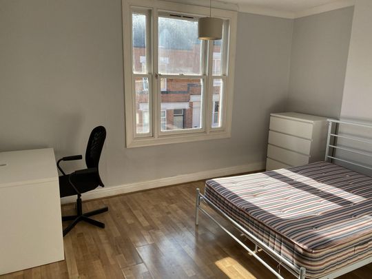 Pope Street (3 or 4 bed) - Photo 1