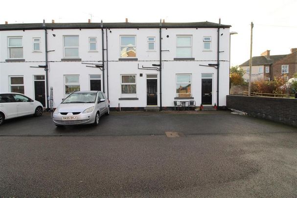 2 bedroom terraced house to rent - Photo 1