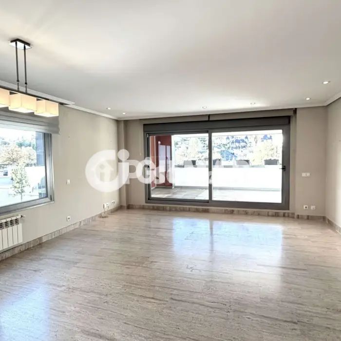 Piso en alquiler en Majadahonda - Photo 1