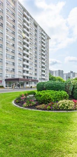 4415 Bathurst Street - Photo 1