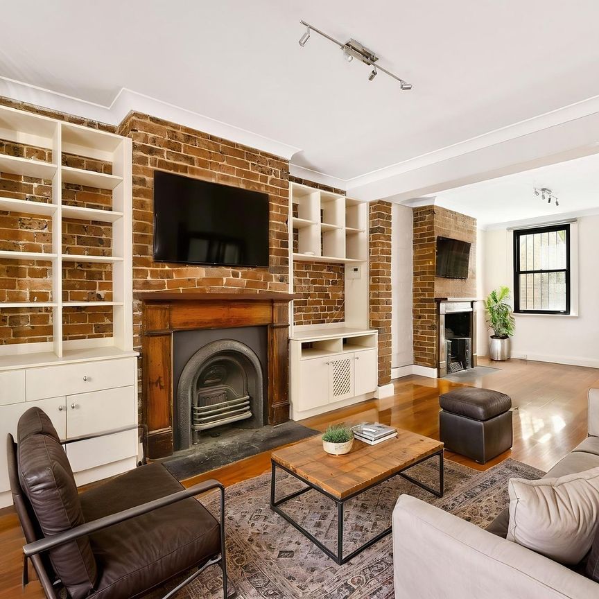 Inner City Terrace - Available Now! - Photo 1