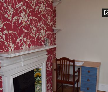 Relaxing room in shared apartment in Terenure, Dublin - Photo 6