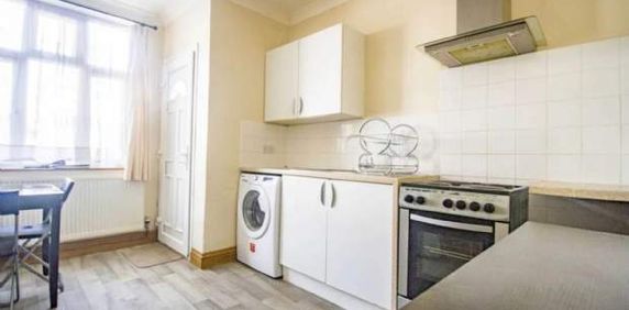 1 bedroom property to rent in London - Photo 2