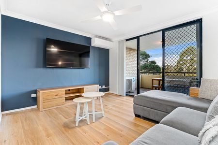 Stylish and Convenient: Modern 2-Bedroom Unit in Engadine - Photo 4