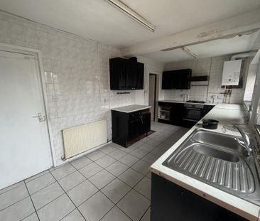 3 bedroom terraced house to rent - Photo 5