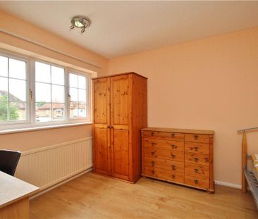 4 bedroom semi-detached house to rent - Photo 3