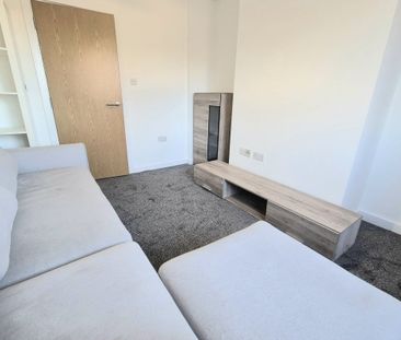 West Parade Flats - Photo 1