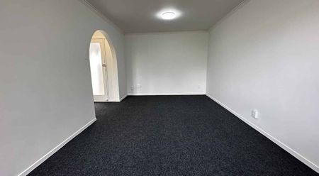 Lovely house in Favona - Photo 5