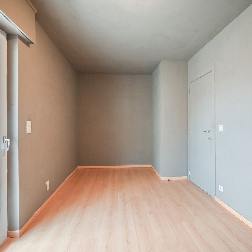 Tweeslaapkamerappartement nabij centrum Oostrozebeke - Photo 1