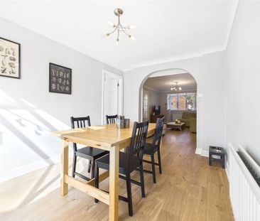 4 bedroom detached house to rent - Photo 3