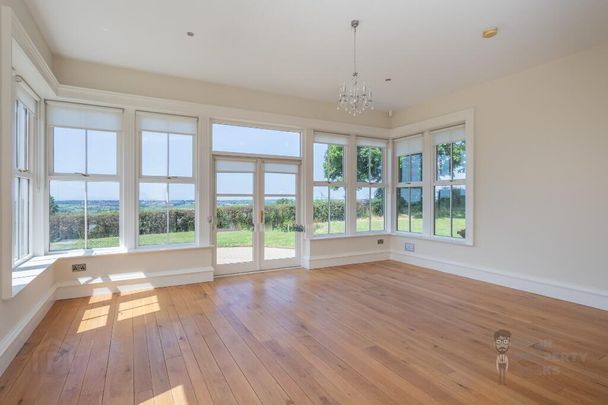 9 Tullyard Road, Dromore, BT25 1RP - Photo 1