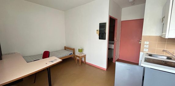 Location Appartement 1 pièce 18m² LORIENT 56100 - Photo 2