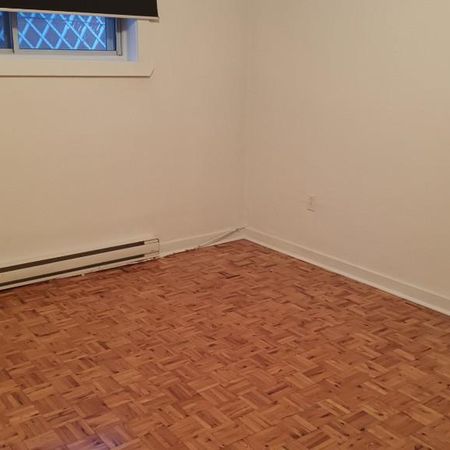 ST-LÉONARD 4 1/2 LIBRE 1ER JUILLET RÉNOVÉ - Photo 4