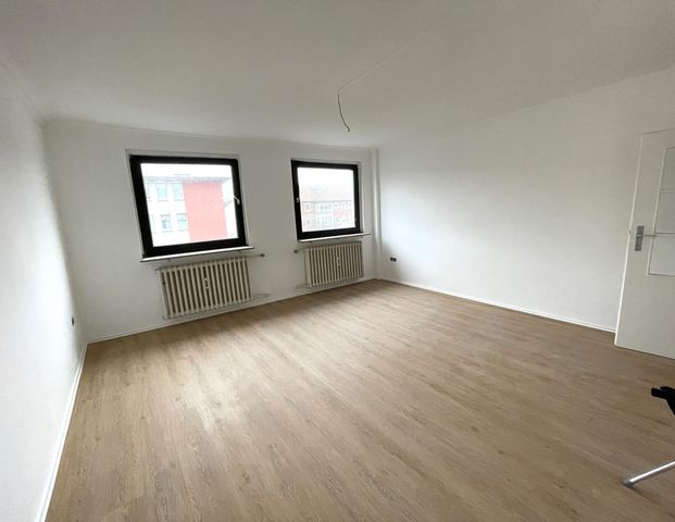 Lichtdurchflutete sanierte Altbauwohnung mit Charme und einzigartigem Grundriss | ca. 100 m² - Photo 1