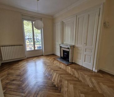 Location Appartement 3 pièces 69m² LYON 7ème - Photo 3