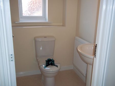 3 Bed Semi-Detached House, Crown Street, B66 - Photo 4