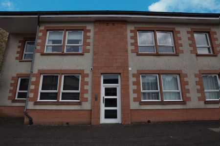 2 bedroom flat to rent - Photo 2
