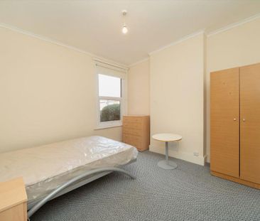 2 bedroom maisonette to rent - Photo 2