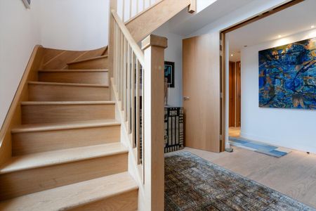 A luxurious penthouse to rent in EC1V. - Photo 5