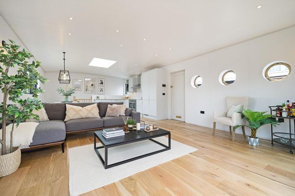 3 bedroom houseboat to rent - Photo 1