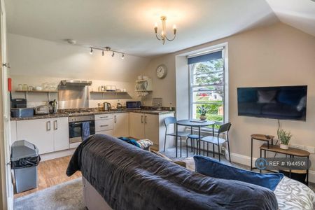 1 bedroom flat to rent - Photo 2