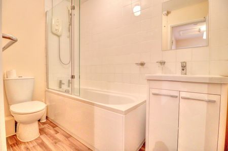 2 bedroom flat to rent - Photo 5