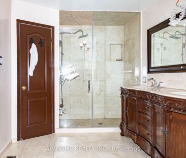 Detached Home For Lease | N9255063 - Photo 3