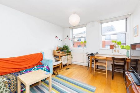 Close to an abundance of amenities on Holloway Road and Archway Station - Photo 3