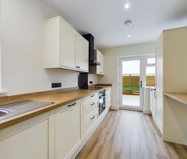 3 bedroom detached bungalow to rent - Photo 6