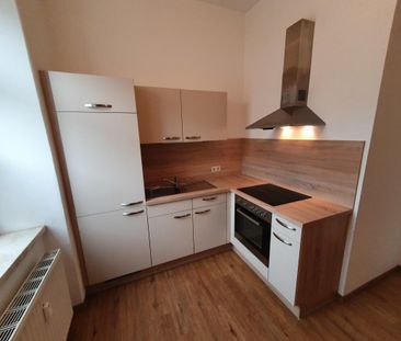 Altbauwohnung mit 2,5 Zimmern auf 55,21 m² - Photo 1