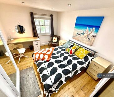 1 bedroom in a house share to rent - Photo 3