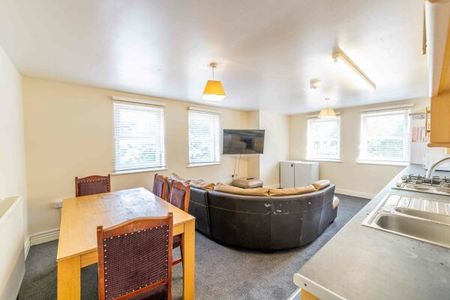 First Floor Flat, Park farm House, 103 Haxby Road - Photo 2