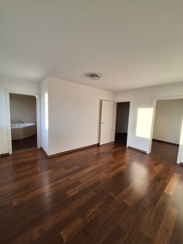 Villa de 4.5 pièces avec grand balcon et vue lac et montagne - Photo 2